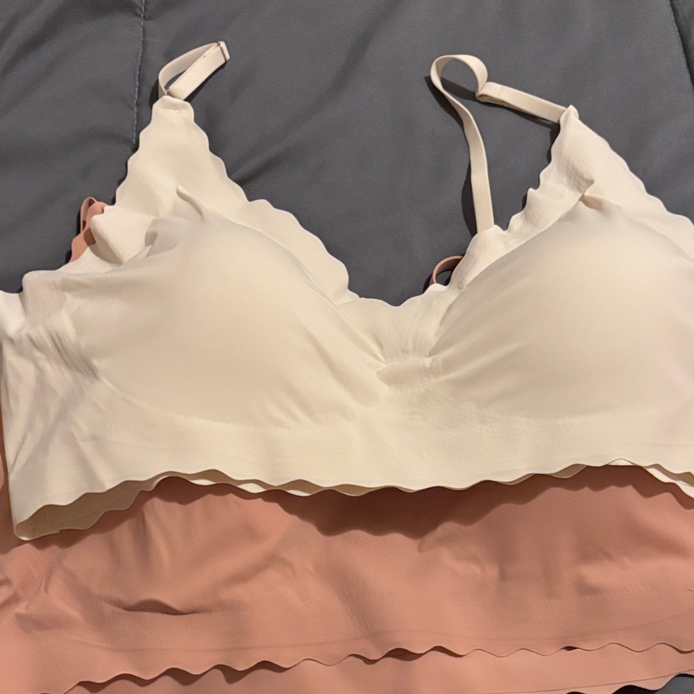 Women's Scalloped Edge Bralette - cream and beige